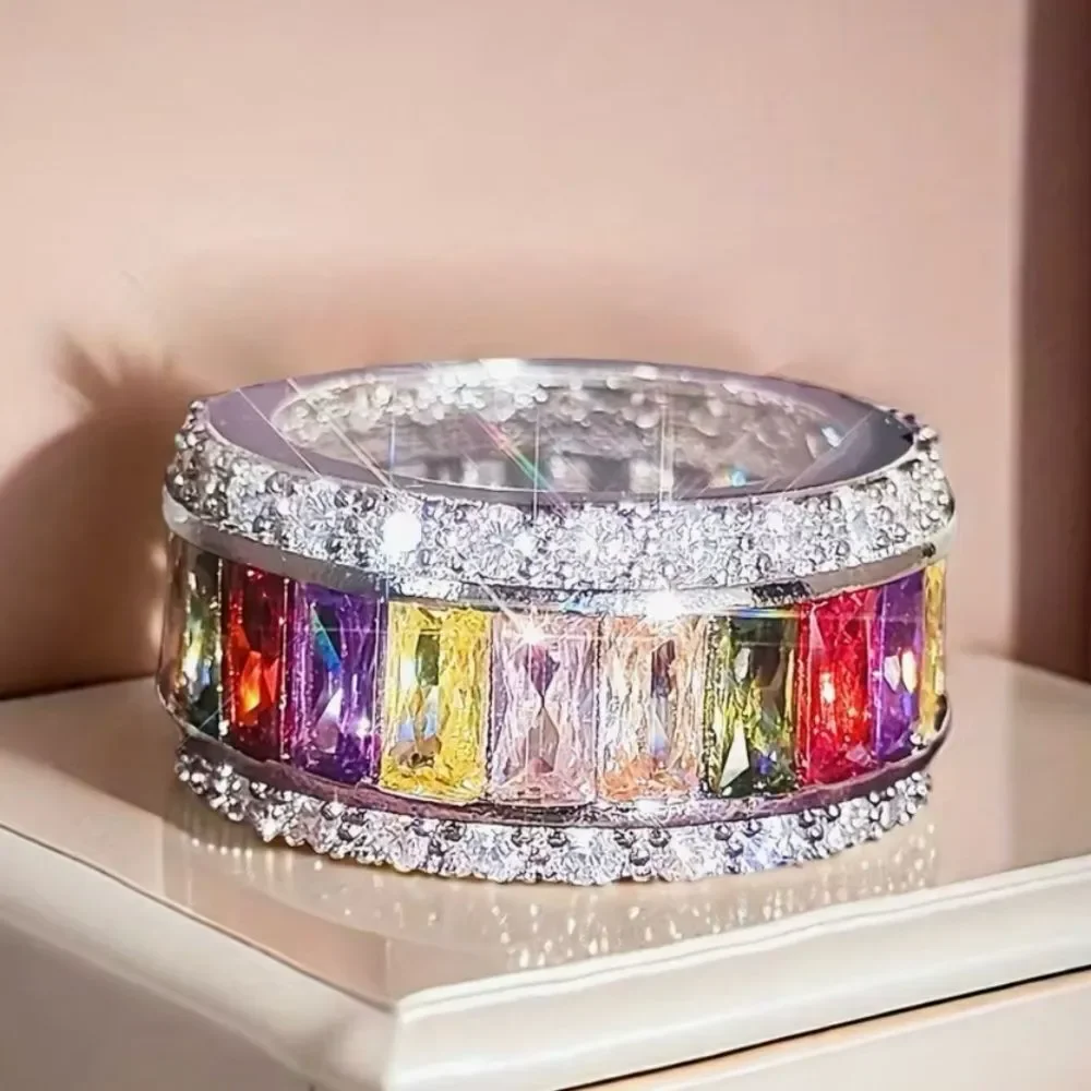🩷 Stunning New ring with bands of colored crystals & rhinestones size 7 & 8 🩷